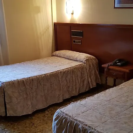 Hotel Reina Isabel Lérida
