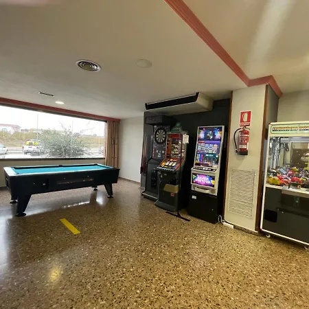 Reina Isabel Hotel *