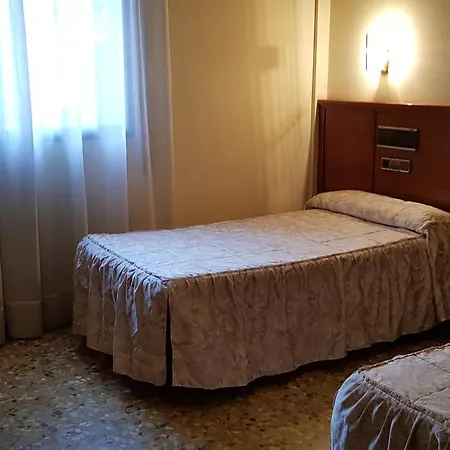 Hotel Reina Isabel Lleida
