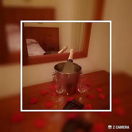Reina Isabel Hotel *